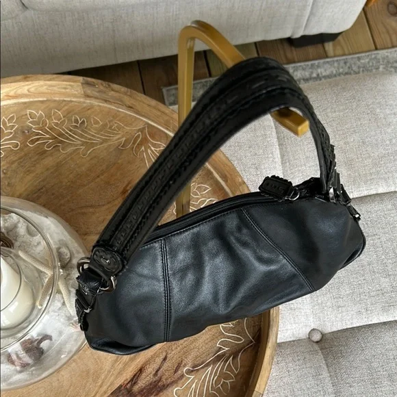 AK Anne Klein Black Leather Shoulder Bag – Preloved - Picture 4 of 9